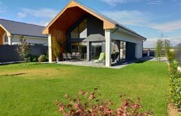 Casa de vanzare, zona Era Park,Panouri fotovoltaice