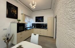 Apartament 3 camere la casă, zona Centrală – Oradea
