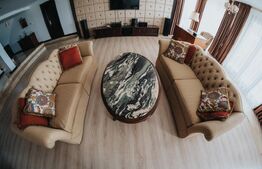 Vila exclusivistă de vânzare, 6 camere, 450 mp, zona Nufarul