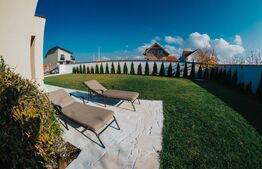 Vila exclusivistă de vânzare, 6 camere, 450 mp, zona Nufarul