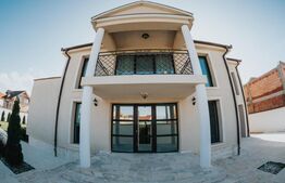 Vila exclusivistă de vânzare, 6 camere, 450 mp, zona Nufarul