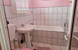 Apartament de vanzare, cu 3 camere decomandate, 67 mp, etaj 3, zona Rogerius