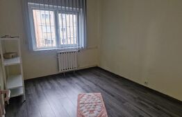 Apartament de vanzare, cu 3 camere decomandate, 67 mp, etaj 3, zona Rogerius