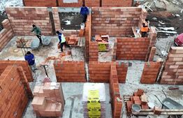 Casa cu 3 dormitoare, pe un nivel,  racordata la toate utilitatile in Santandrei