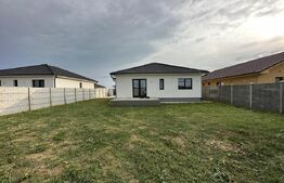 Casa noua la cheie in Santandrei cu toate utilitatile inclusiv garduri