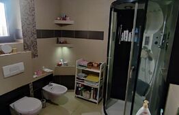 Casa de vanzare, cu 6 camere, 220 mp + 130 demisol, in Oradea