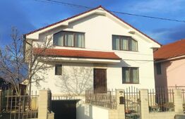 Casa de vanzare, cu 6 camere, 220 mp + 130 demisol, in Oradea