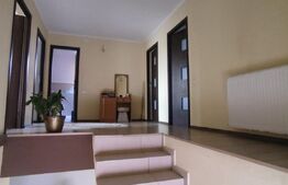 Casa de vanzare, cu 6 camere, 220 mp + 130 demisol, in Oradea