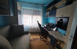 Apartament decomandat cu 4 camere, 80 mp, zona Nufarul