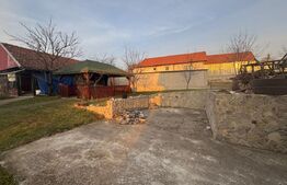 Casa de vanzare, cu 6 camere, 200 mp, zona Hotar