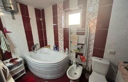 Casa de vanzare, cu 6 camere, 200 mp, zona Hotar