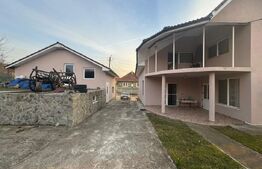 Casa de vanzare, cu 6 camere, 200 mp, zona Hotar