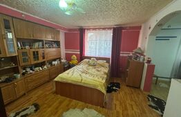 Casa de vanzare, cu 6 camere, 200 mp, zona Hotar