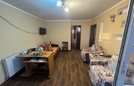 Casa de vanzare, cu 6 camere, 200 mp, zona Hotar