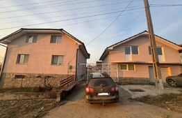 Casa de vanzare, cu 6 camere, 200 mp, zona Hotar