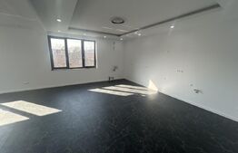 Casa de vanzare, cu 4 camere, 135 mp, zona Spitalul județean 