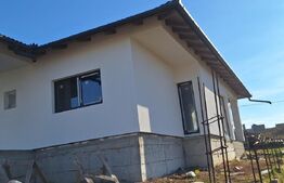 Casa de vanzare, cu 4 camere, zona Cihei-Oradea