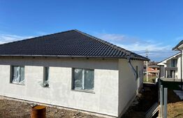 Casa de vanzare, cu 4 camere, zona Cihei-Oradea