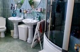 Doua case de vanzare, 263 mp, teren 800 mp, zona Iosia, in exclusivitate