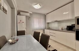 Apartament 3 camere,  etaj intermediar cu lift, parcare, zona Rogerius
