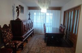 Apartament cu 3 camere, 75 mp, etaj intermediar, zona-Nufarul 
