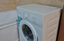 Garsoniera de inchiriat, 31 mp, zona Str. Aluminei