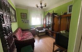 Proprietate cu 3 apartamente de vânzare