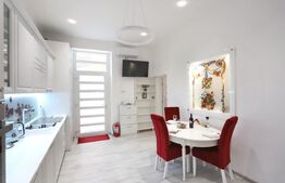 3 apartamente de vanzare, cu 5 camere, 92 mp, zona ultracentrala, Oradea