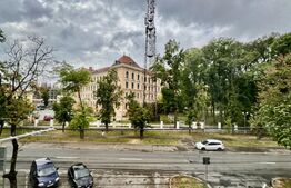 Apartament 3 camere, ultracentral, etaj intermediar, centrala gaz