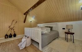 Apartament la casa, cu 2 camere, 80 mp, Oradea