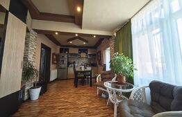 Apartament cu 3 camere + birou la casă cu curte, zona Iorga-Oradea