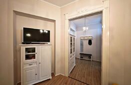 Apartament cu 3 camere, Centrala proprie, Central, 80 mp – Oradea