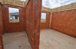 Casa noua in Santandrei , racordata la toate utilitatile