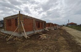 Casa noua in Santandrei , racordata la toate utilitatile