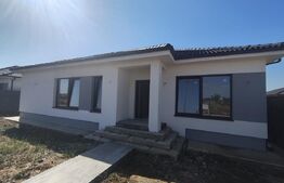 Casa noua in Santandrei , racordata la toate utilitatile si gard imprejmuitor