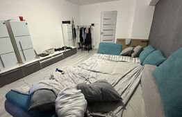 Apartament cu 3 camere, decomandat, cu 2 bai, 70 mp, 