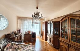 Apartament cu 4 camere-420e zona Decebal 