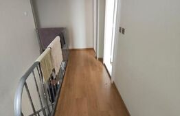 De vanzare casa mobilata complet, racordata la toate utilitatile in Santandrei