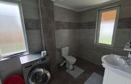 De vanzare casa mobilata complet, racordata la toate utilitatile in Santandrei