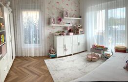 Vilă Luxoasa cu Piscină Exterioară, Podgoria, 150 mp