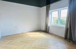 Casǎ finisata modern,  la cheie, vis-a-vis de Spitalul Județean