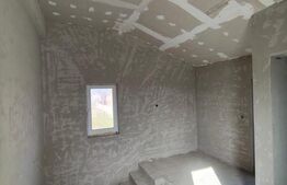 De vanzare casa semifinisata 