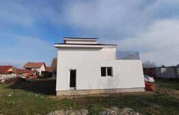 De vanzare casa semifinisata 