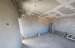 De vanzare casa semifinisata 