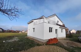 De vanzare casa semifinisata 