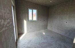 De vanzare casa semifinisata 