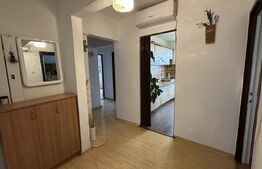 Apartament cu 3 camere decomandate
