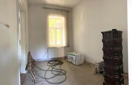 Apartament ultracentral, cu 3 camere, Curte Comuna