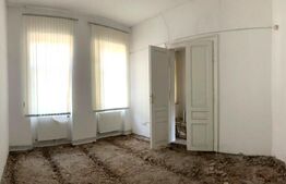 Apartament ultracentral, cu 3 camere, Curte Comuna