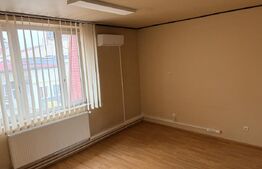 Spații comerciale in clădire de birouri central